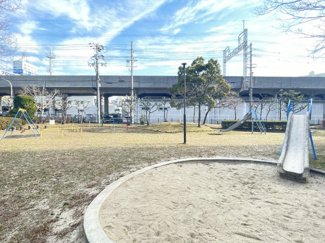 【周辺】 | マンション敷地内公園。憩いの場としてお子様を安全に遊ばせることができます。