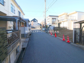 【前面道路含む現地写真】