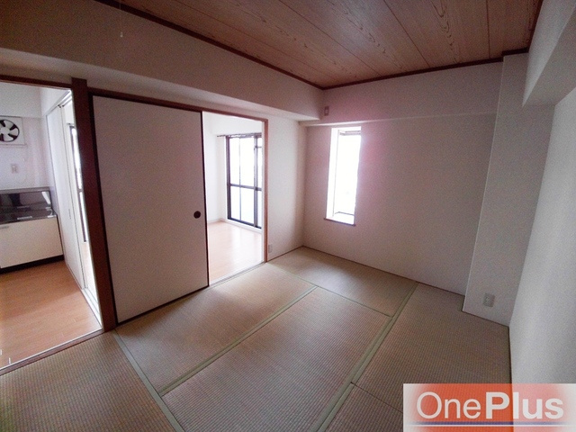 信和マンションの和室