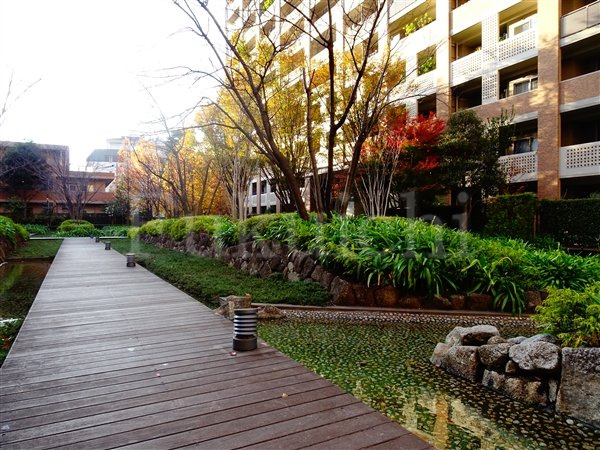 深沢ハウスＤ棟のエントランス