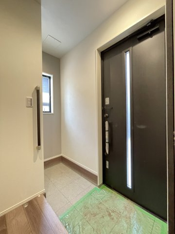 【玄関】 | 熊谷市銀座　戸建住宅 | ≪4号棟≫
現地(2024年4月撮影)