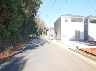 【前面道路含む現地写真】