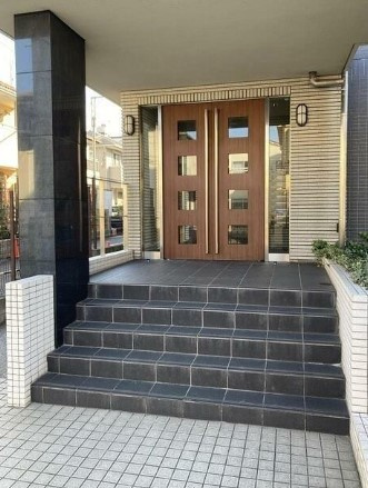 Ｌ’ｓ　ｒｅｓｉｄｅｎｃｅ本八幡のエントランス