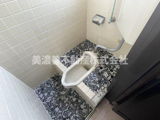 ６２５７０　本巣市上保中古戸建てのトイレ