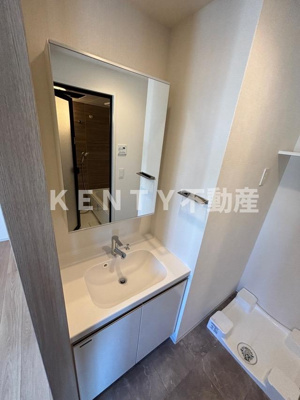 【洗面所】 | ウェルスクエア西蒲田 | 忙しい朝には欠かせない洗面所です