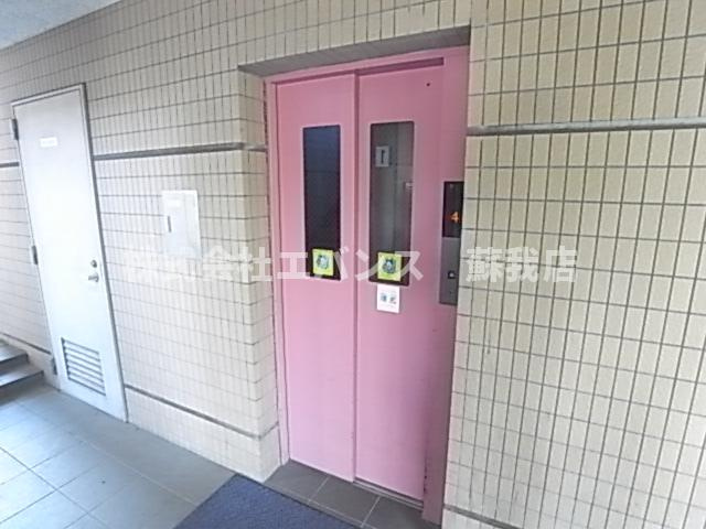 【エントランス】 | ユーフォニー市原 | エレベーターで大きな荷物も安心