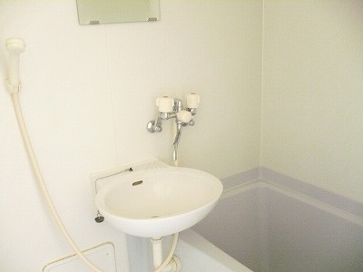 レオパレスプライベートヒルズの浴室