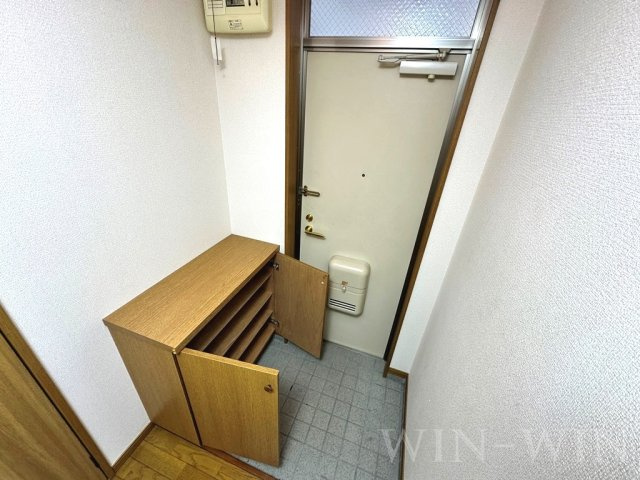 シティ・ナカヤマ Aの玄関