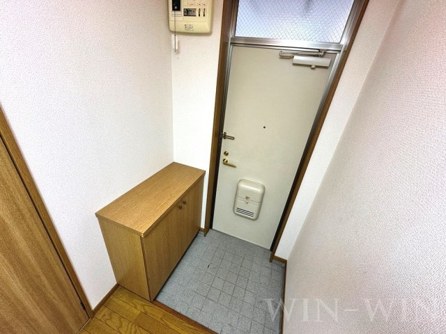 シティ・ナカヤマ Aの玄関