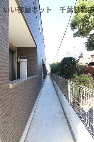 ジークレスト千葉浜野のエントランス|ゆとりのあるエントランスです