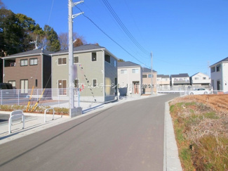 【前面道路含む現地写真】