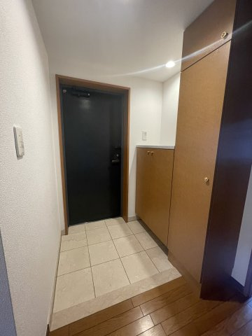エルステージ府中の玄関
