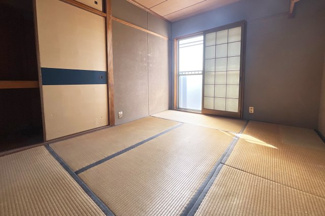 【和室】 | 一言寺団地Ａ1棟 | こちらの《6.0帖》の和室はDKと隣接しています。開放して家族の集まるリビングとしても使用できます(*´▽｀*)