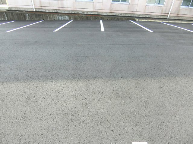 一宮YARDの駐車場