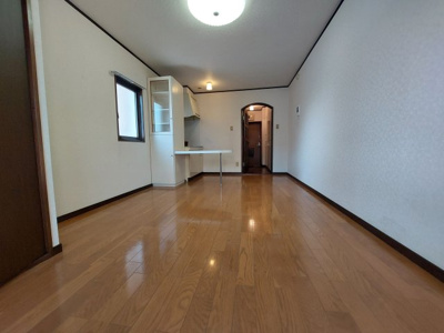 【居間・リビング】 | マーキス箱崎 | 別号室の写真になります。現況優先。