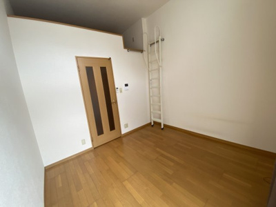 【居間・リビング】 | コンフォートベネフィス薬院2 | 別号室の写真になります。現況優先。