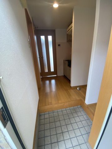 【玄関】 | コンフォートベネフィス薬院2 | 別号室の写真になります。現況優先。