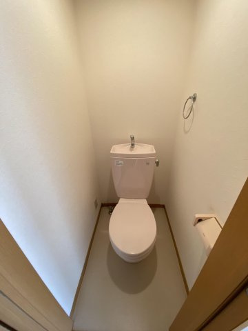 【トイレ】 | コンフォートベネフィス薬院2 | 別号室の写真になります。現況優先。