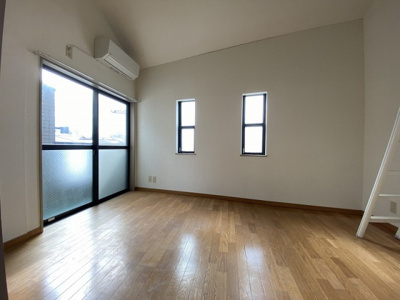 【居間・リビング】 | エムアール&エムズ | 別号室の写真になります。現況優先。