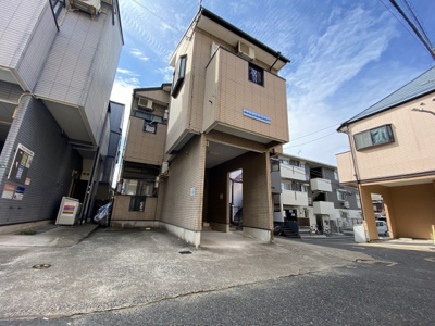 【エントランス】 | エムアール&エムズ