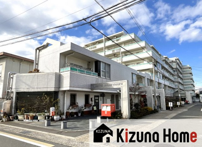 【外観】 | ルミエール西京極 | ●貸出無料の共有自転車（45台）●災害時に備えた《井戸》●自由に出入りできる交流室●週2回の移動販売など嬉しい『いいね！』がいっぱい！