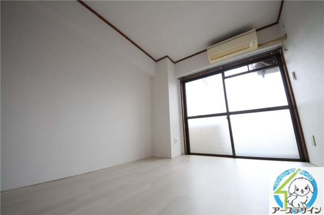 バンドーム大津和の居間・リビング