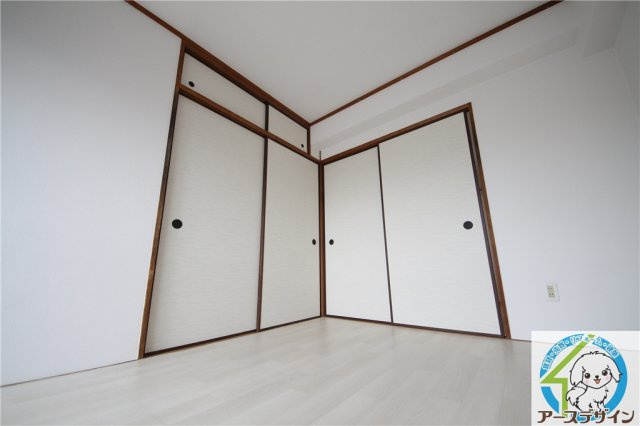 バンドーム大津和の洋室