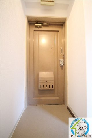 バンドーム大津和の玄関