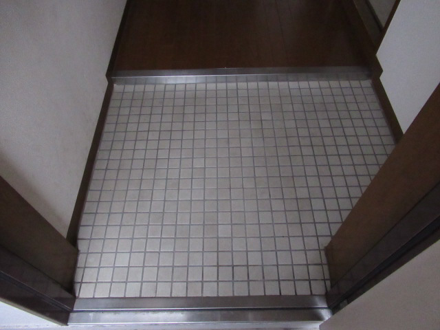 マノワールINOの玄関