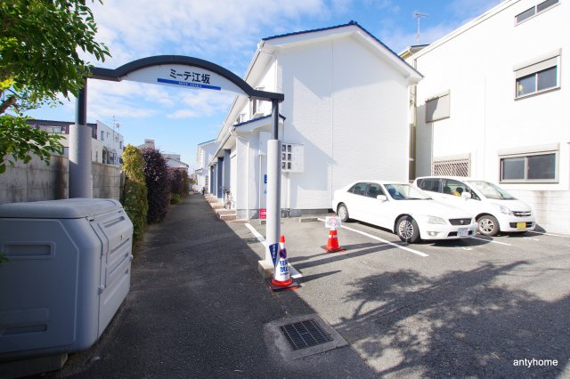ミーテ江坂　仲介手数料無料の駐車場