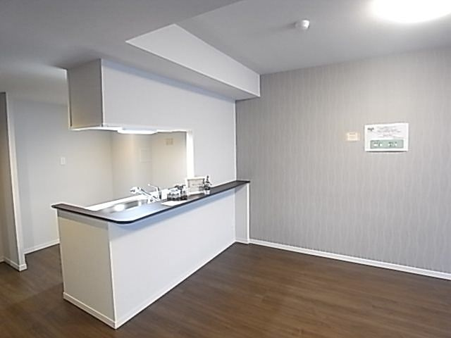 神戸海岸通　萬利Residenceの居間・リビング