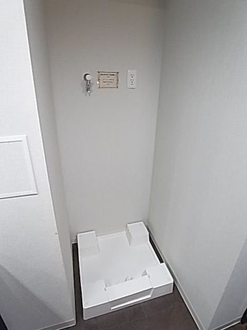 神戸海岸通　萬利Residenceの洗面所