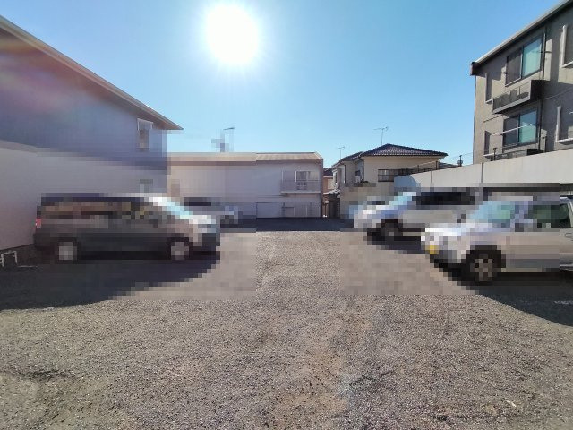 グランハイム柳沢の駐車場