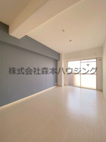 【洋室】 | 　ロイヤルハイツ三喜 | きれいな洋室です