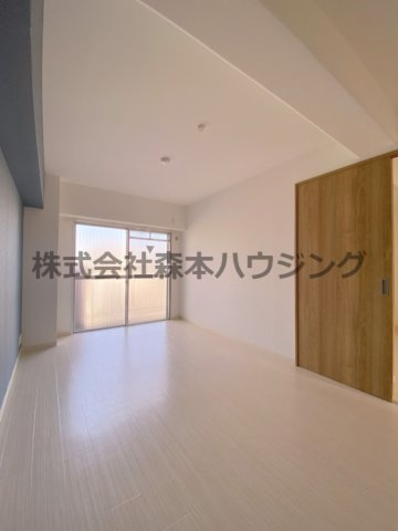 【洋室】 | 　ロイヤルハイツ三喜 | 明るい洋室です