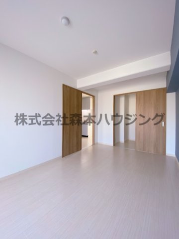 【洋室】 | 　ロイヤルハイツ三喜 | ゆったりした洋室です