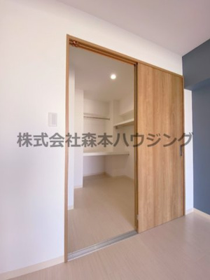 【収納】 | 　ロイヤルハイツ三喜 | ウォークインクローゼットです