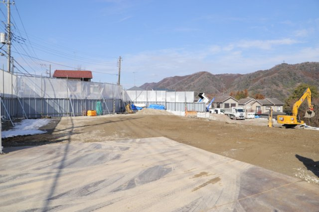 【外観】 | 現地に行くなら、物件の周囲の地形がどうなっているかを見ることも大切です。周辺より低くなっている土地では、大雨などで水が集まりやすいため、地盤が弱くなっているということも考えられるため、注意が必要です。