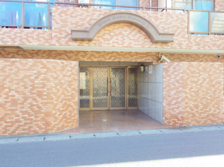 ★建物入り口★