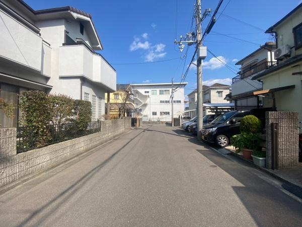 和歌山市延時　中古戸建の前面道路含む現地写真