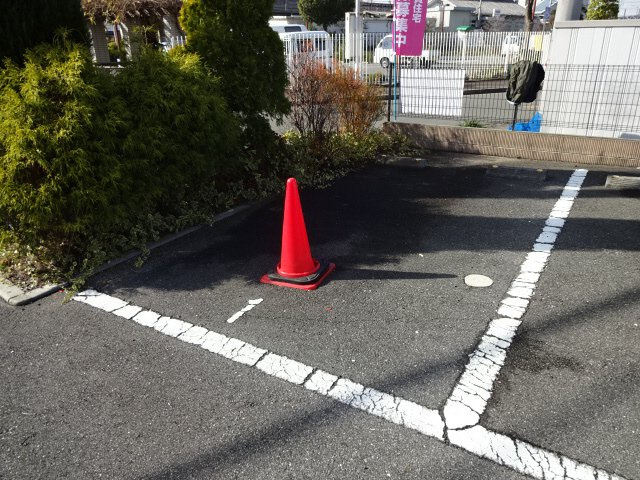 ヴェルジュール御着の駐車場