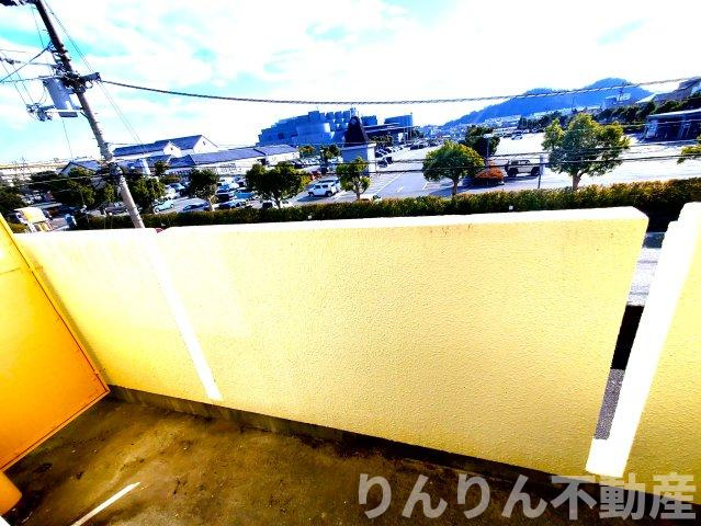 【バルコニー】 | 第1井村ハイツ | バルコニーからの眺めを楽しみながら食事をしませんか