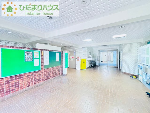 レック上尾マンションのエントランス