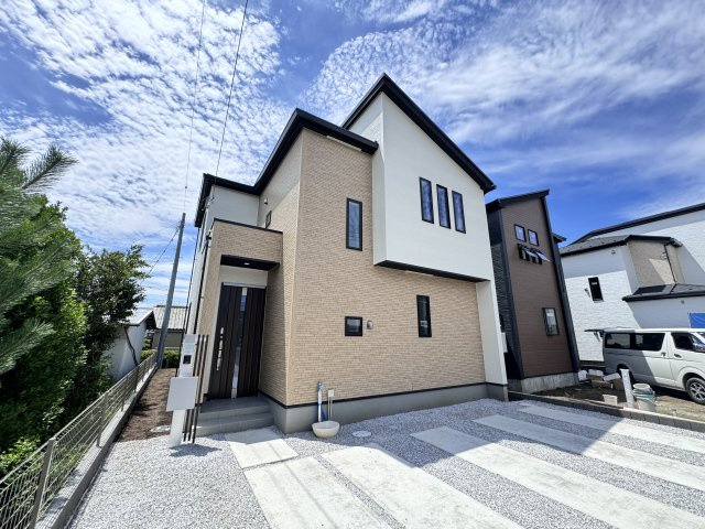 新築　高崎市石原町2期　GRAFARE　3号棟の外観|現地写真　完成しました！ご内覧等、お気軽にお問合せください♪　						
　