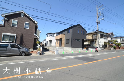 【前面道路含む現地写真】 | 海老名市国分寺台1丁目  新築戸建て　全２棟　【仲介手数料無料】