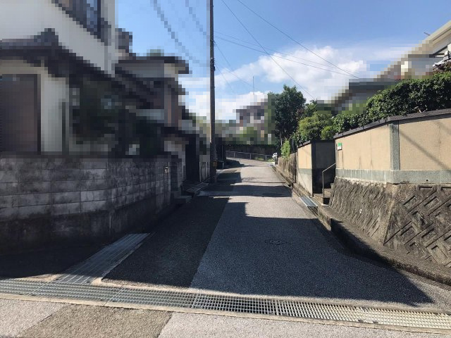 高知市福井町　中古戸建ての前面道路含む現地写真