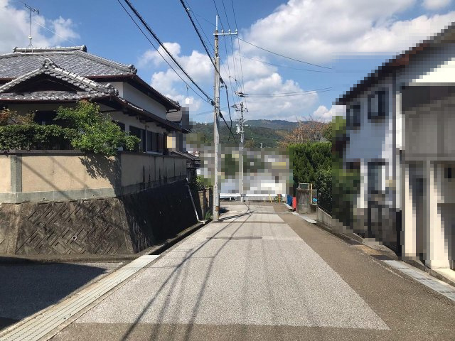 高知市福井町　中古戸建ての前面道路含む現地写真