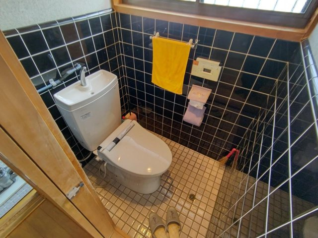 高知市福井町　中古戸建てのトイレ