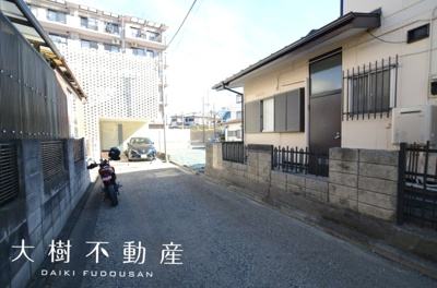 【前面道路含む現地写真】 | 海老名市国分南３丁目　売地　全１区画　【仲介手数料無料】