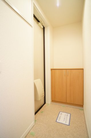 アングレーヌの玄関|シューズボックス有り